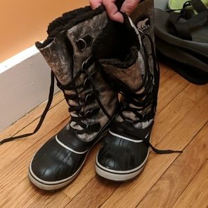 Sorel snow boots 7.5